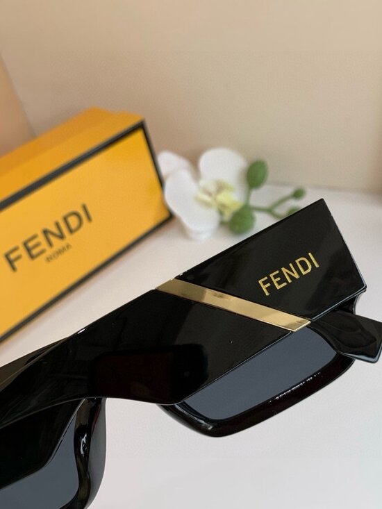 Fendi Bold Square Frame Black Sunglasses